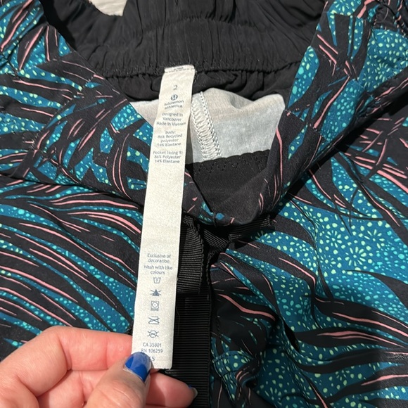 Lululemon women’s shorts - Picture 2 of 4